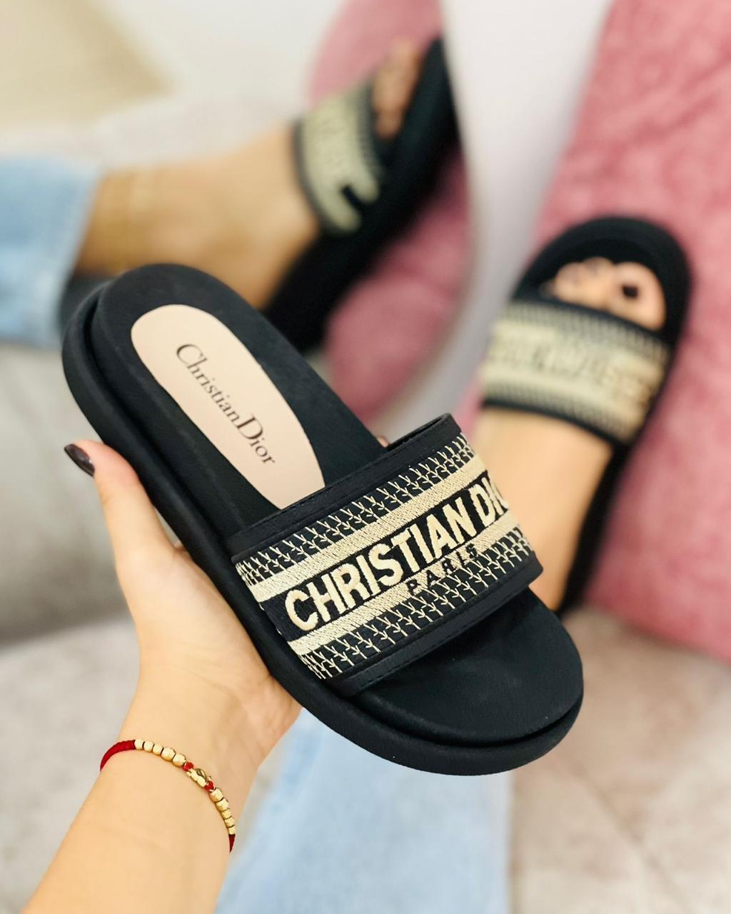 Sandalia Negra Cinta Oro